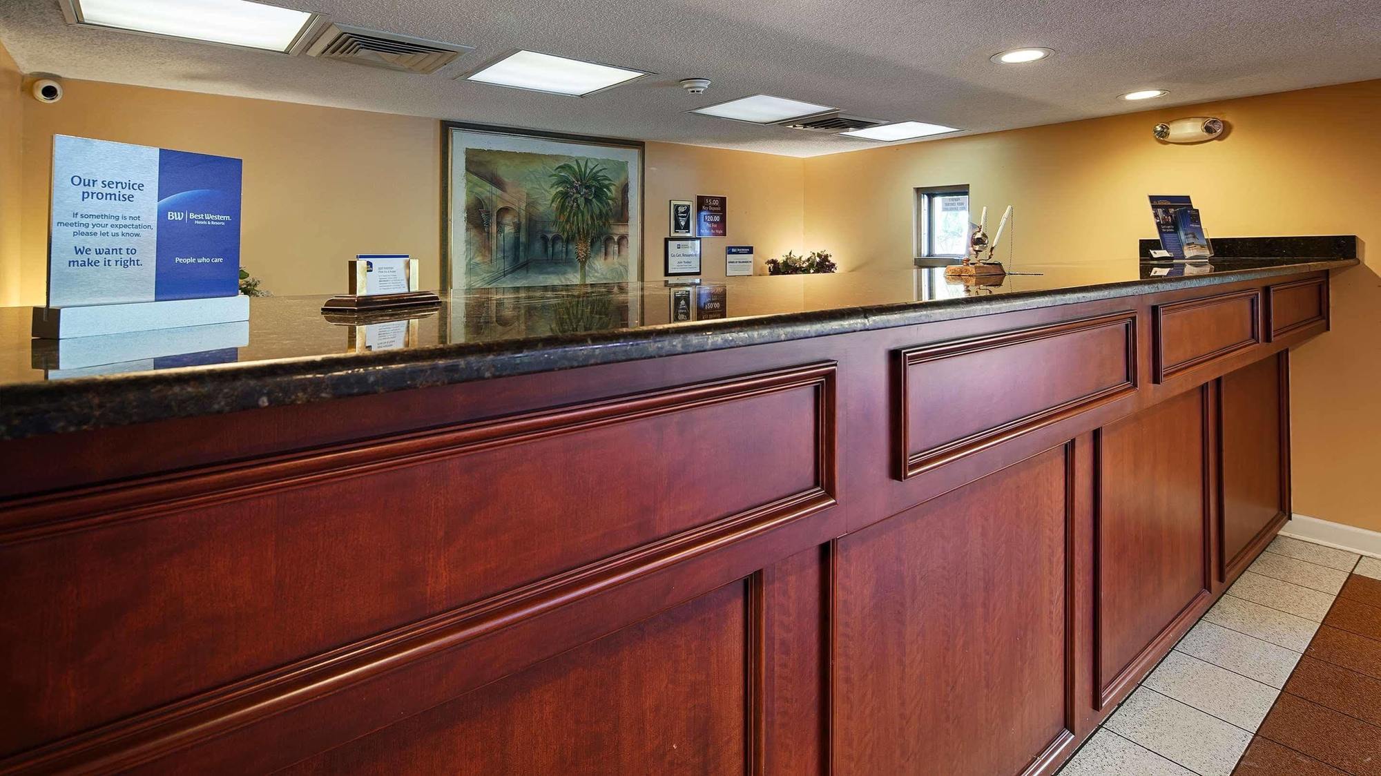 Best Western Tallahassee Downtown Inn And Suites Exterior foto